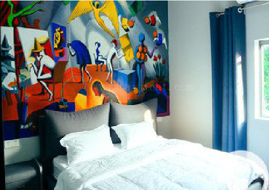 桃园对于酒店的墙体彩绘而言更注重哪些方面？